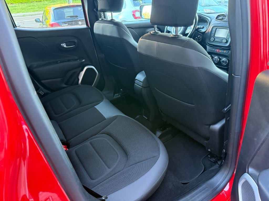 Auto in vendita BolognaJEEP Renegade 2.0 Mjt 140CV 4WD Active Drive Low Limited Foto JEEP Renegade 2.0 Mjt 140CV 4WD Active Drive Low Limited usato Bologna
