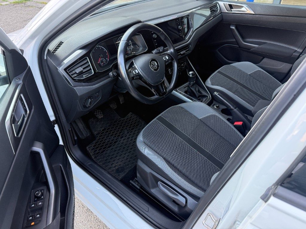Auto in vendita BolognaVOLKSWAGEN Polo 1.0 EVO 80 CV 5p. highline BlueMotion Technology Foto VOLKSWAGEN Polo 1.0 EVO 80 CV 5p. highline BlueMotion Technology usato Bologna