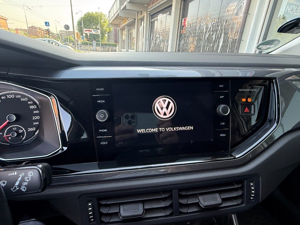 Auto in vendita BolognaVOLKSWAGEN Polo 1.0 EVO 80 CV 5p. highline BlueMotion Technology Foto VOLKSWAGEN Polo 1.0 EVO 80 CV 5p. highline BlueMotion Technology usato Bologna