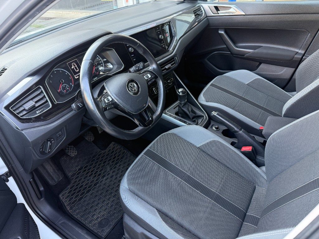 Auto in vendita BolognaVOLKSWAGEN Polo 1.0 EVO 80 CV 5p. highline BlueMotion Technology Foto VOLKSWAGEN Polo 1.0 EVO 80 CV 5p. highline BlueMotion Technology usato Bologna