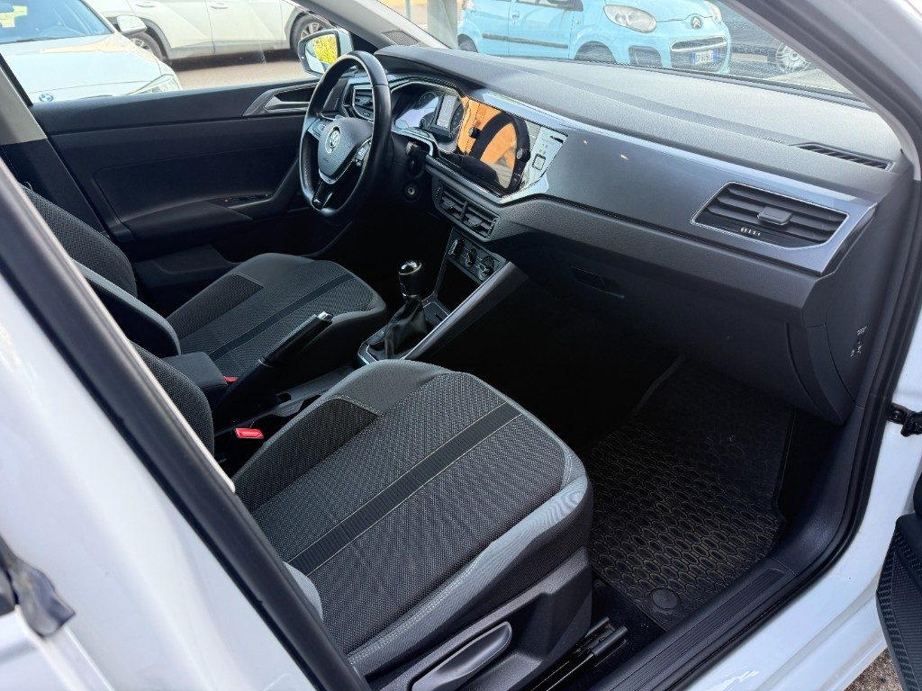 Auto in vendita BolognaVOLKSWAGEN Polo 1.0 EVO 80 CV 5p. highline BlueMotion Technology Foto VOLKSWAGEN Polo 1.0 EVO 80 CV 5p. highline BlueMotion Technology usato Bologna