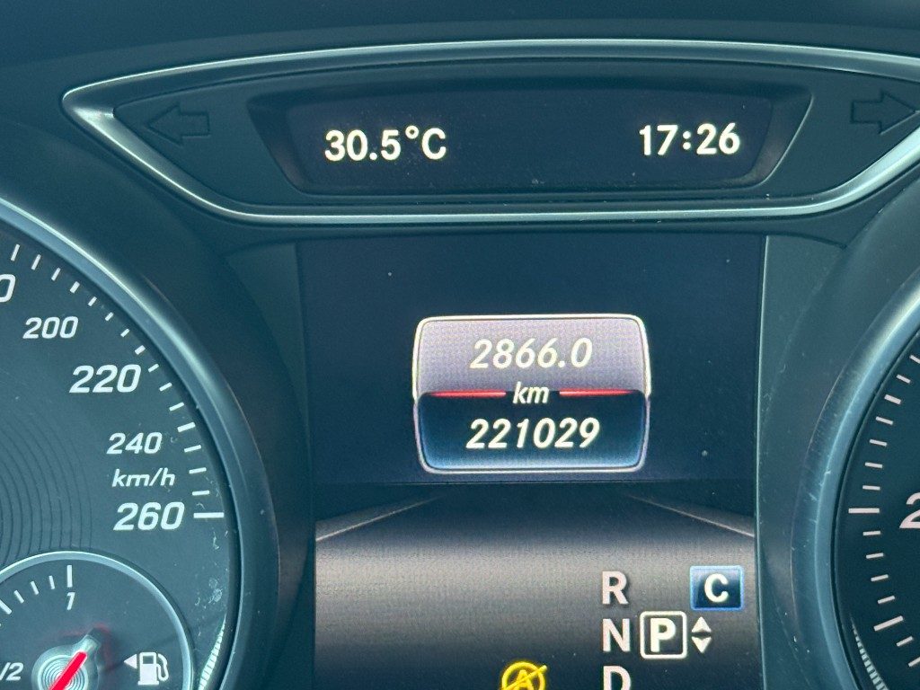 Foto MERCEDES-BENZ CLA 200 d S.W. 4Matic Automatic Premium usato Bologna