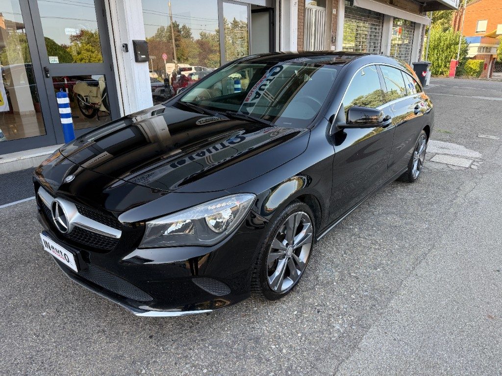 Foto MERCEDES-BENZ CLA 200 d S.W. 4Matic Automatic Premium usato Bologna