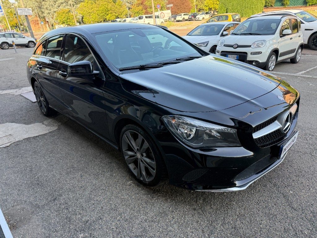 Foto MERCEDES-BENZ CLA 200 d S.W. 4Matic Automatic Premium usato Bologna