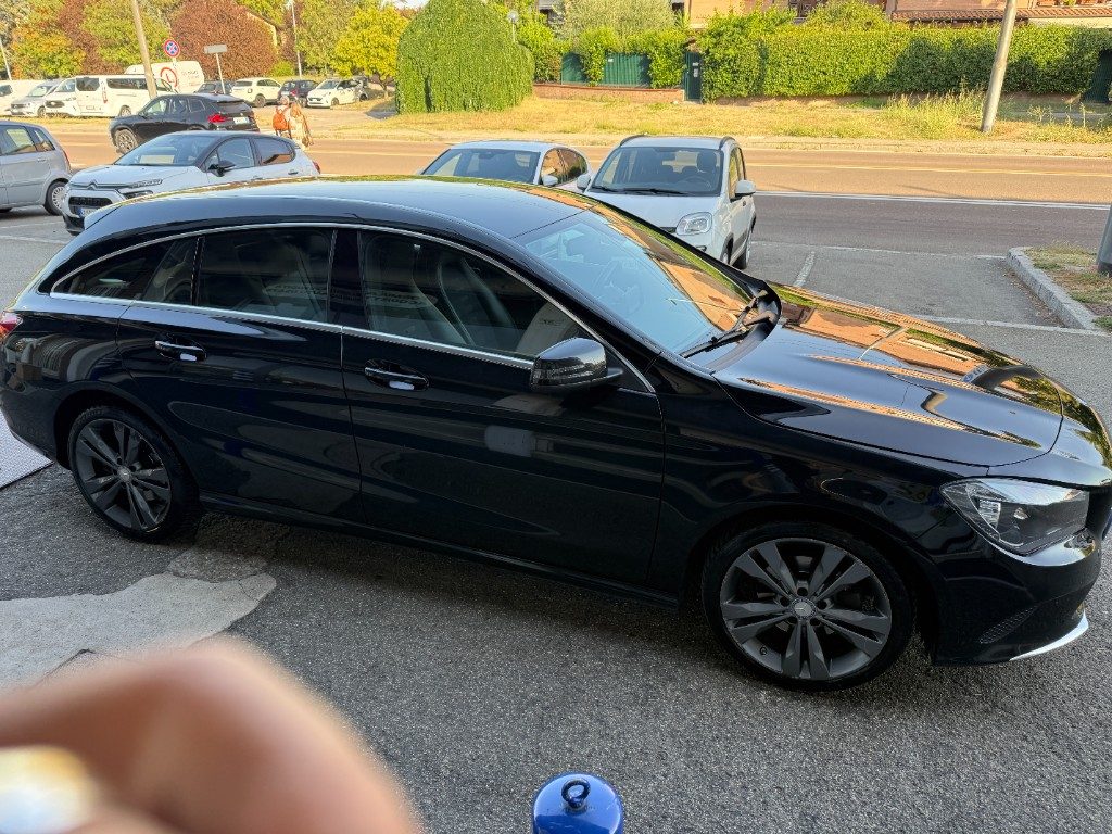 Foto MERCEDES-BENZ CLA 200 d S.W. 4Matic Automatic Premium usato Bologna