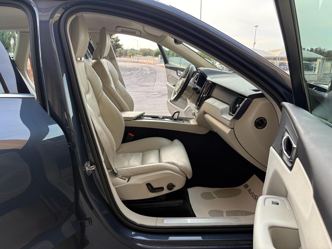 VOLVO XC60 B4 (d) automatico Plus Bright N1 (AUTOCARRO 5 P). - 9