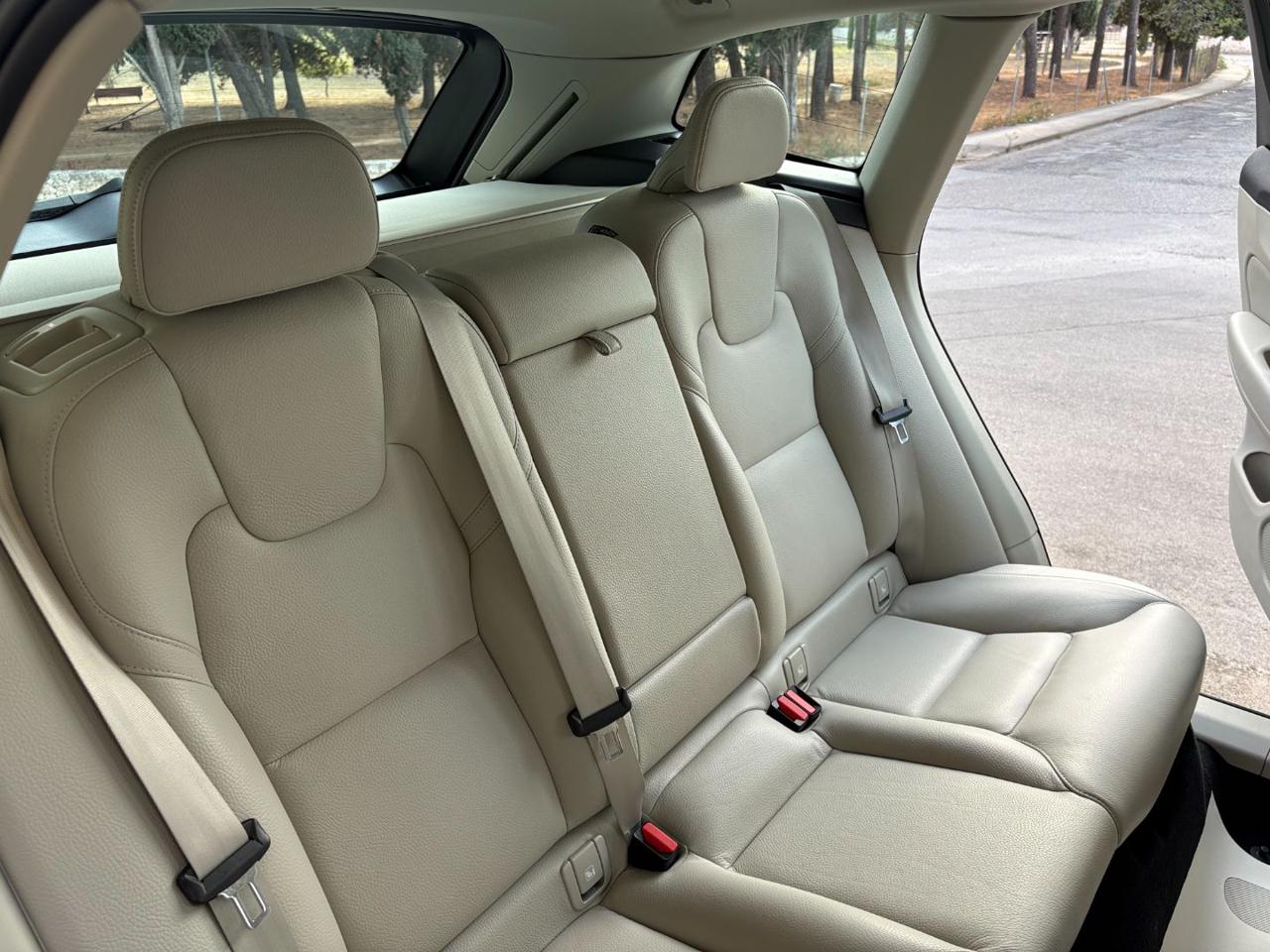 VOLVO XC60 B4 (d) automatico Plus Bright N1 (AUTOCARRO 5 P). - 16
