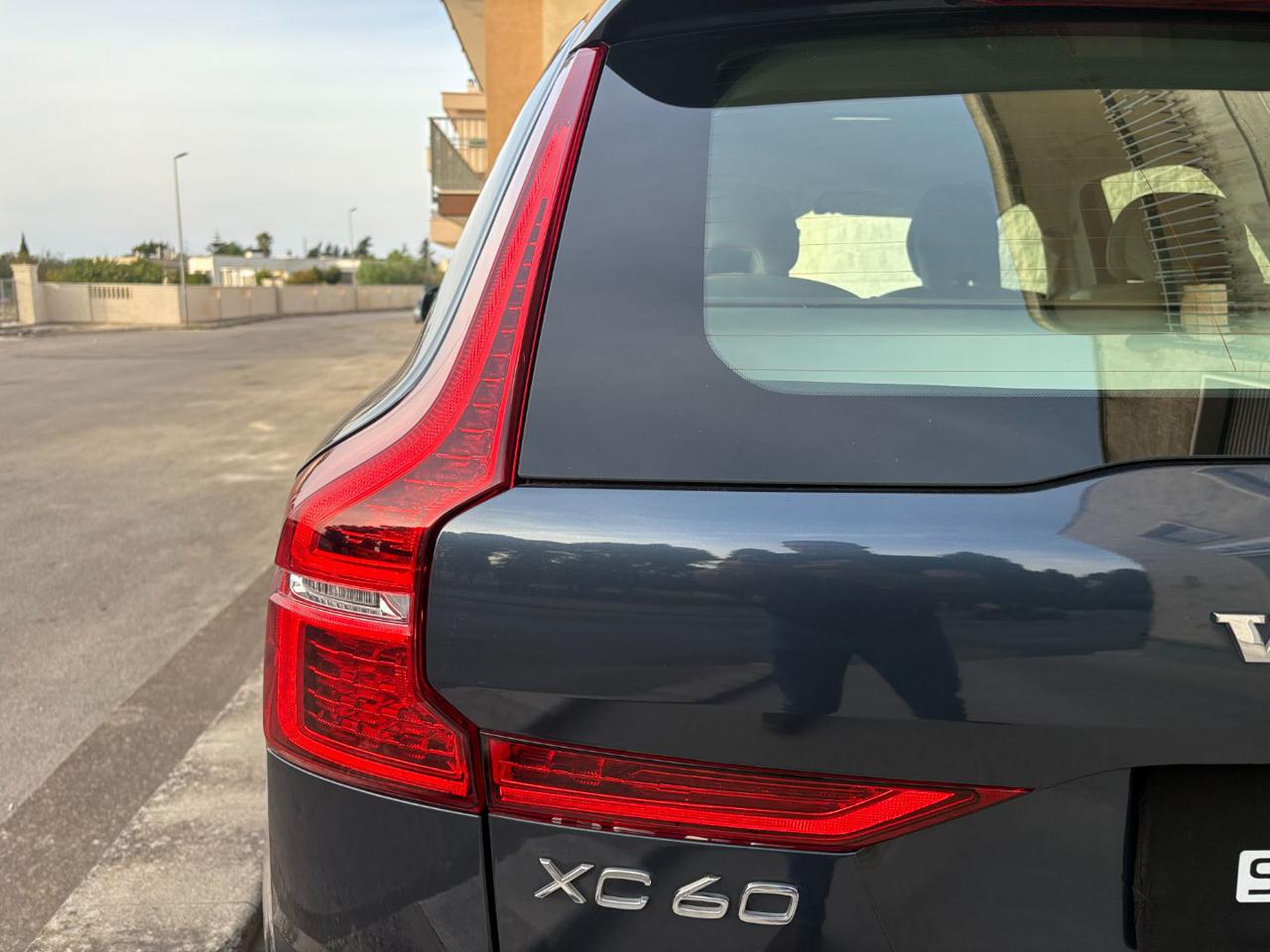 VOLVO XC60 B4 (d) automatico Plus Bright N1 (AUTOCARRO 5 P). - 30