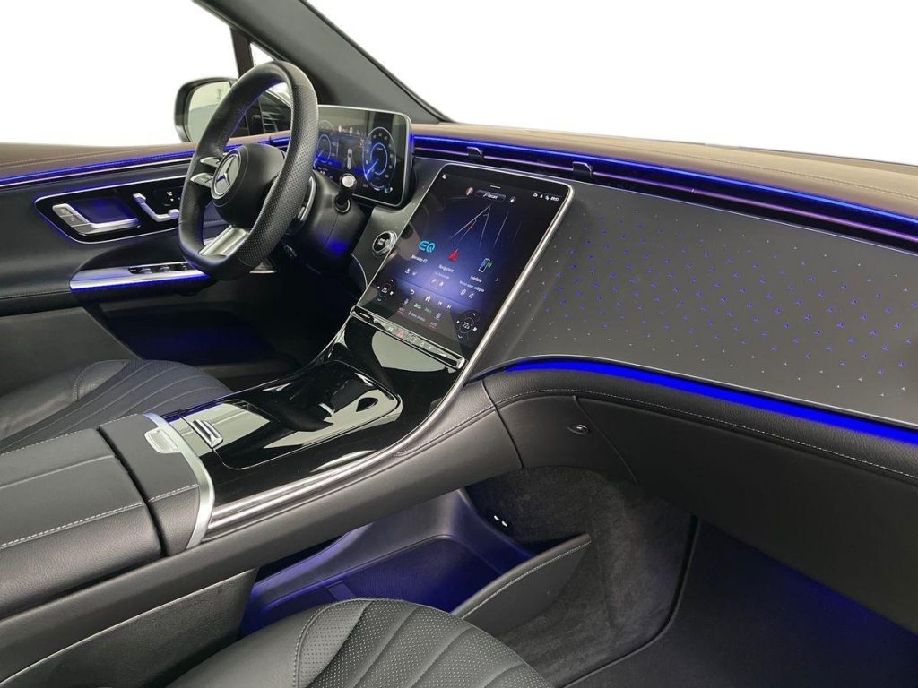 MERCEDES-BENZ EQE SUV 350 4MATIC AMG Line Premium Plus - 16