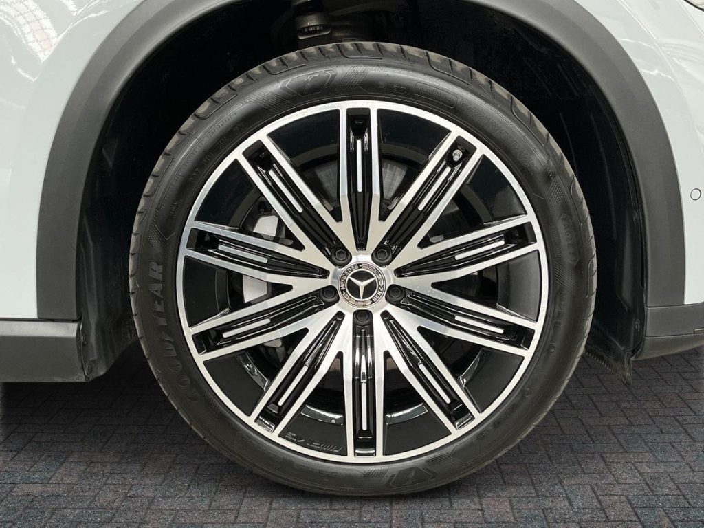 MERCEDES-BENZ EQE SUV 350 4MATIC AMG Line Premium Plus - 7