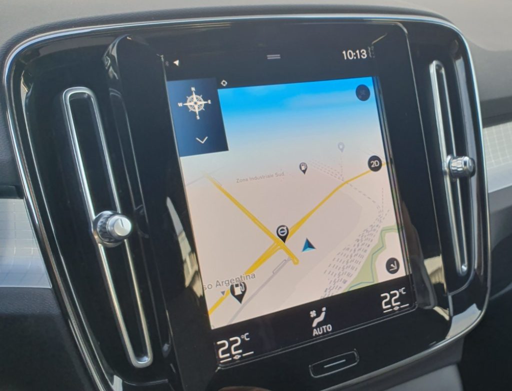 VOLVO XC40 T4 Recharge Plug-in Hybrid automatico Core - Grid Foto 10