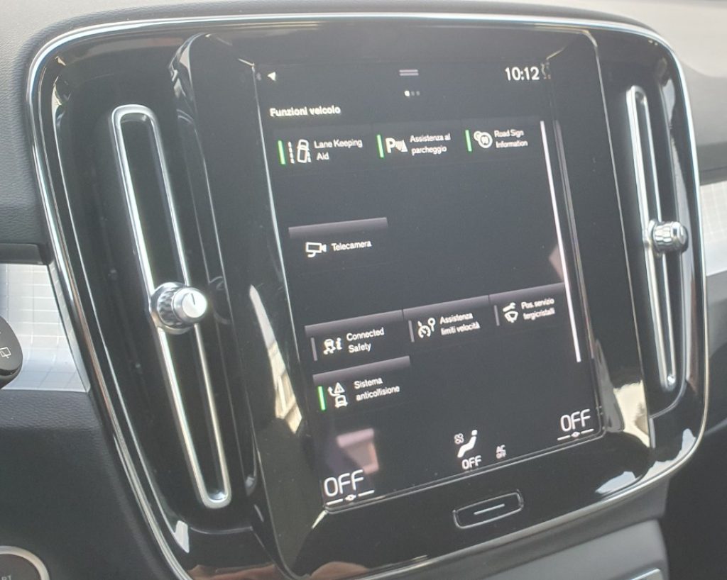 VOLVO XC40 T4 Recharge Plug-in Hybrid automatico Core - Grid Foto 13