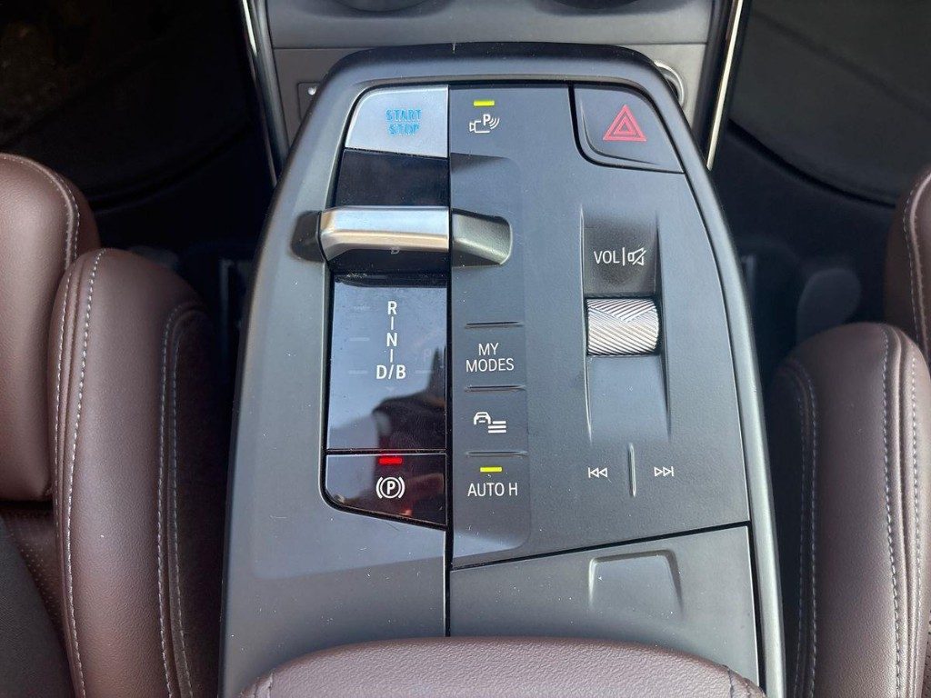 BMW iX1 xDrive 30 - 13