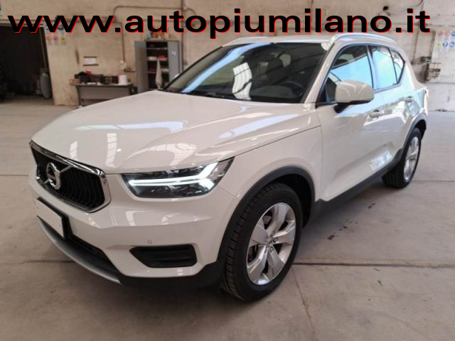 VOLVO XC40 T3 Geartronic Momentum Pro 