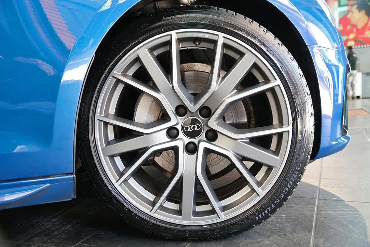 AUDI A4 40 TDI Quattro S-Tronic S-Line - 6