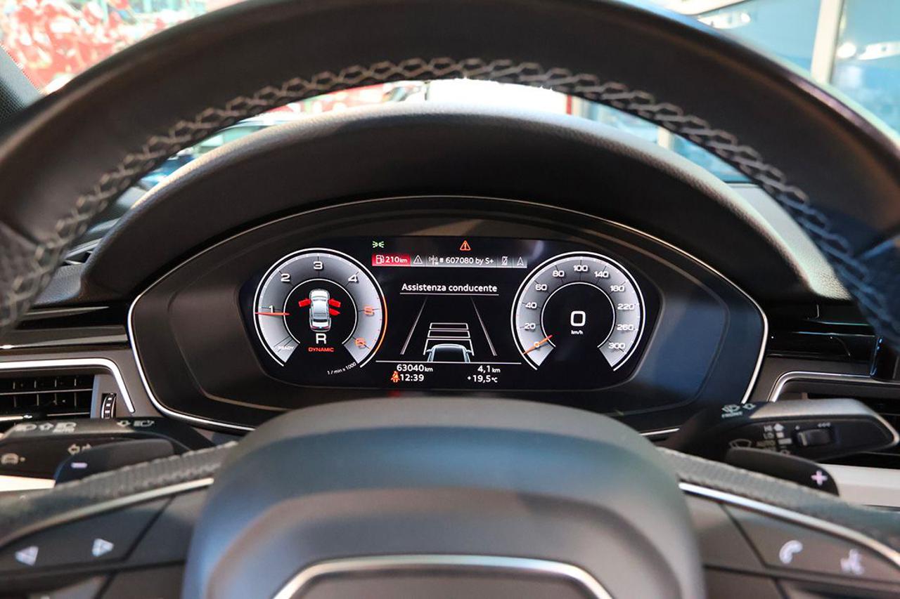 AUDI A4 40 TDI Quattro S-Tronic S-Line - 31