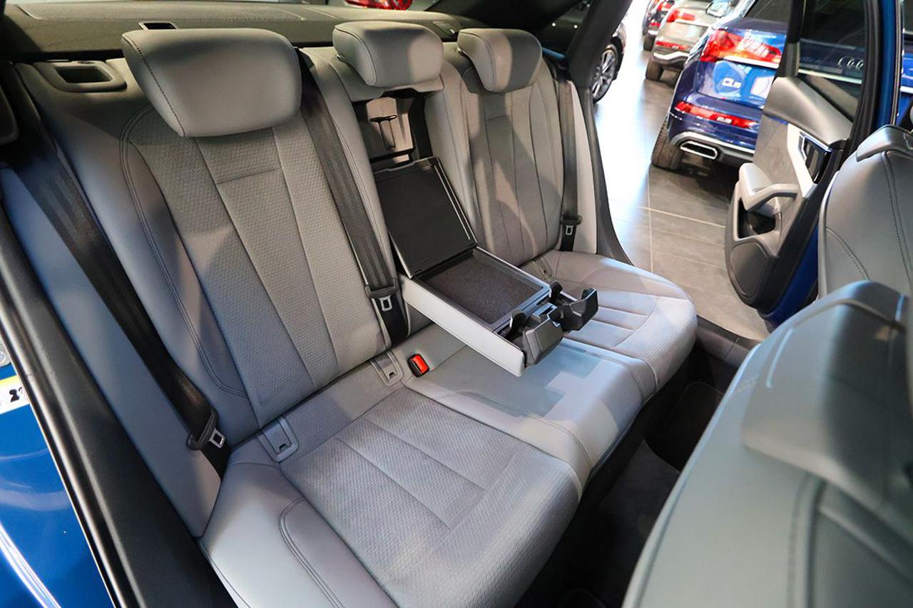 AUDI A4 40 TDI Quattro S-Tronic S-Line - 19