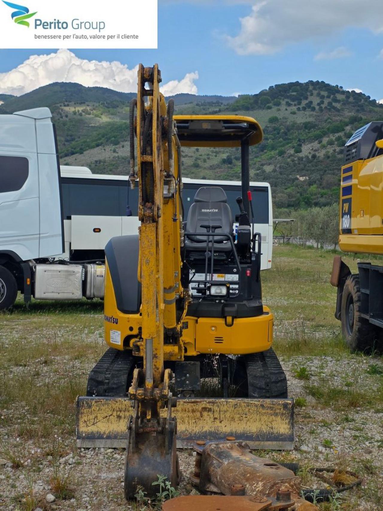 KOMATSU PC30MR-5 - 8