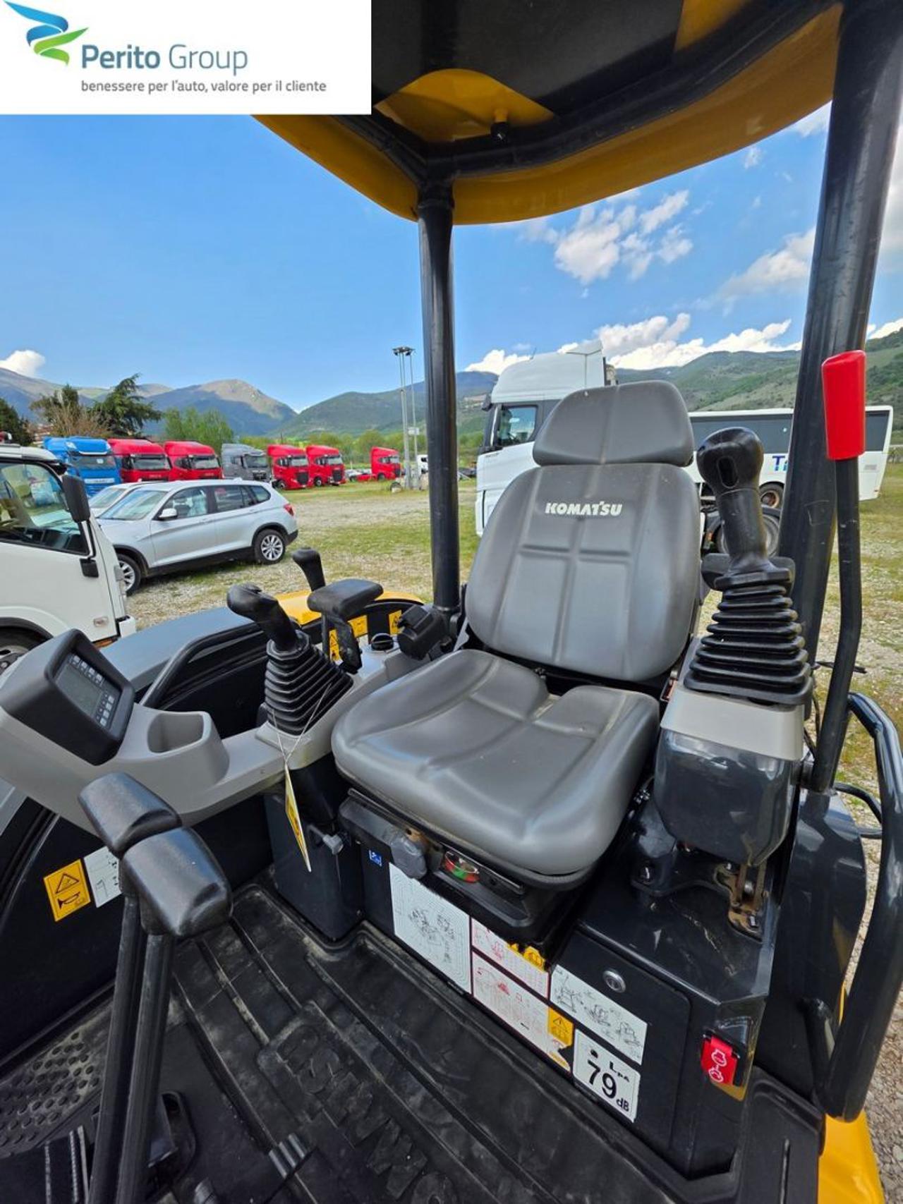 KOMATSU PC30MR-5 - 10