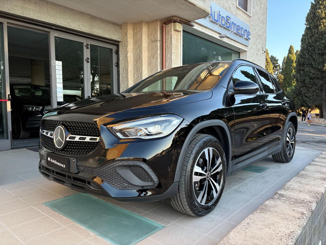 MERCEDES-BENZ GLA 250 e phev hybrid EQ Sport Plus Night Pack. - 1