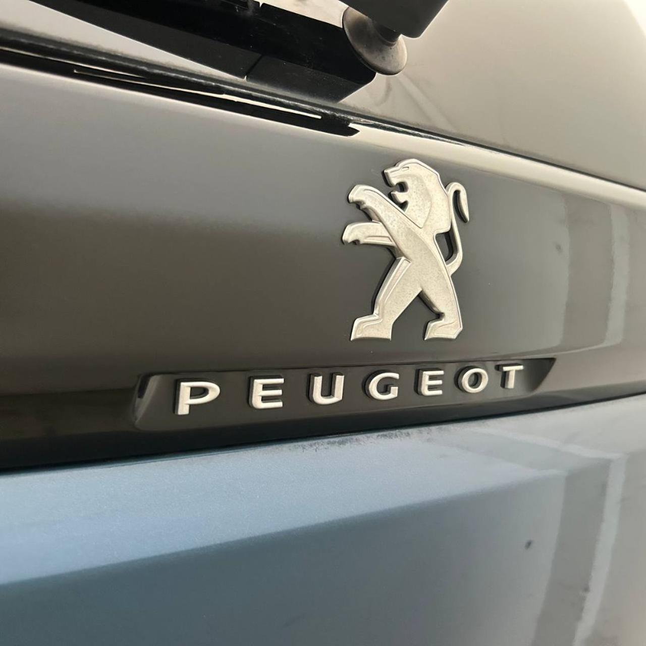 PEUGEOT 5008 BlueHDi 130 S&S EAT8 Allure Pack - 37