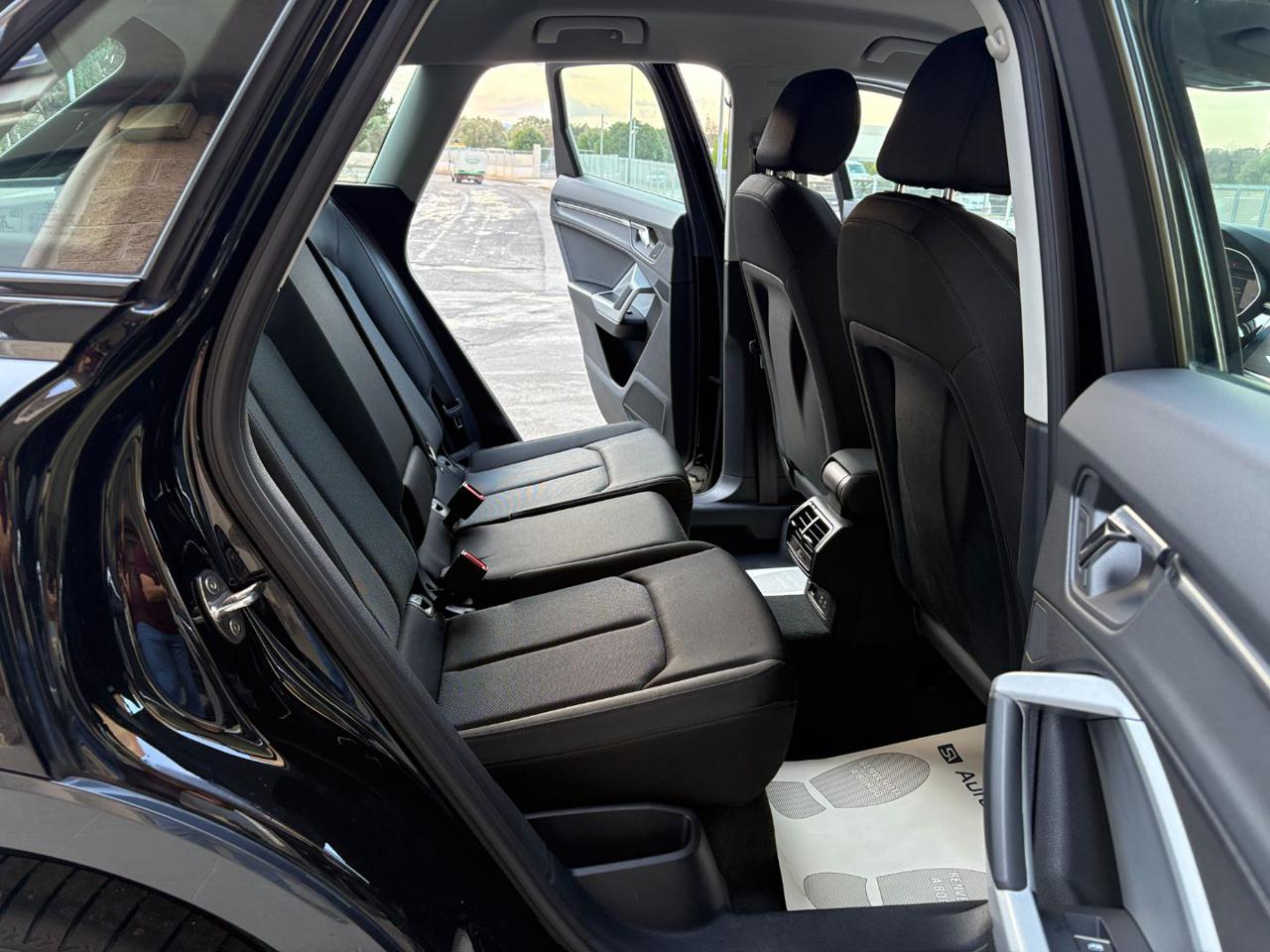 AUDI Q3 35 2.0 TDI S tronic Business Advanced - 11