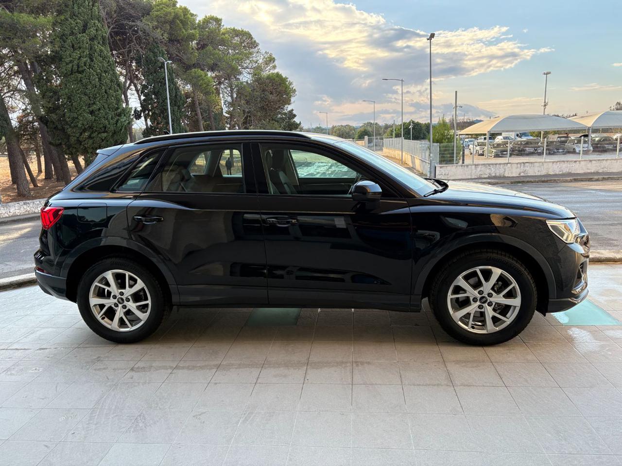 AUDI Q3 35 2.0 TDI S tronic Business Advanced - 4