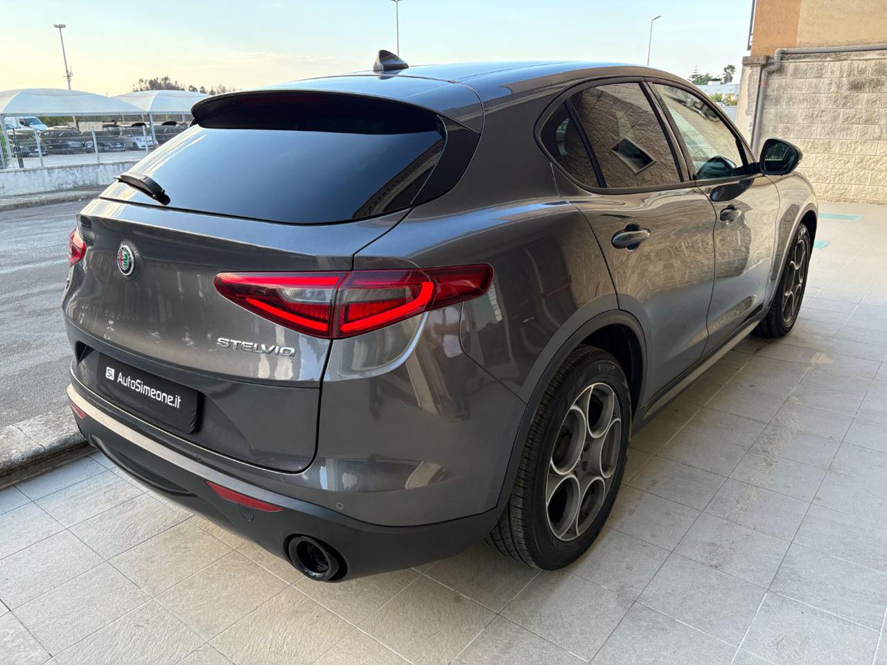 ALFA ROMEO Stelvio 2.2 Turbodiesel 190 CV AT8 Q4 Sprint - 5