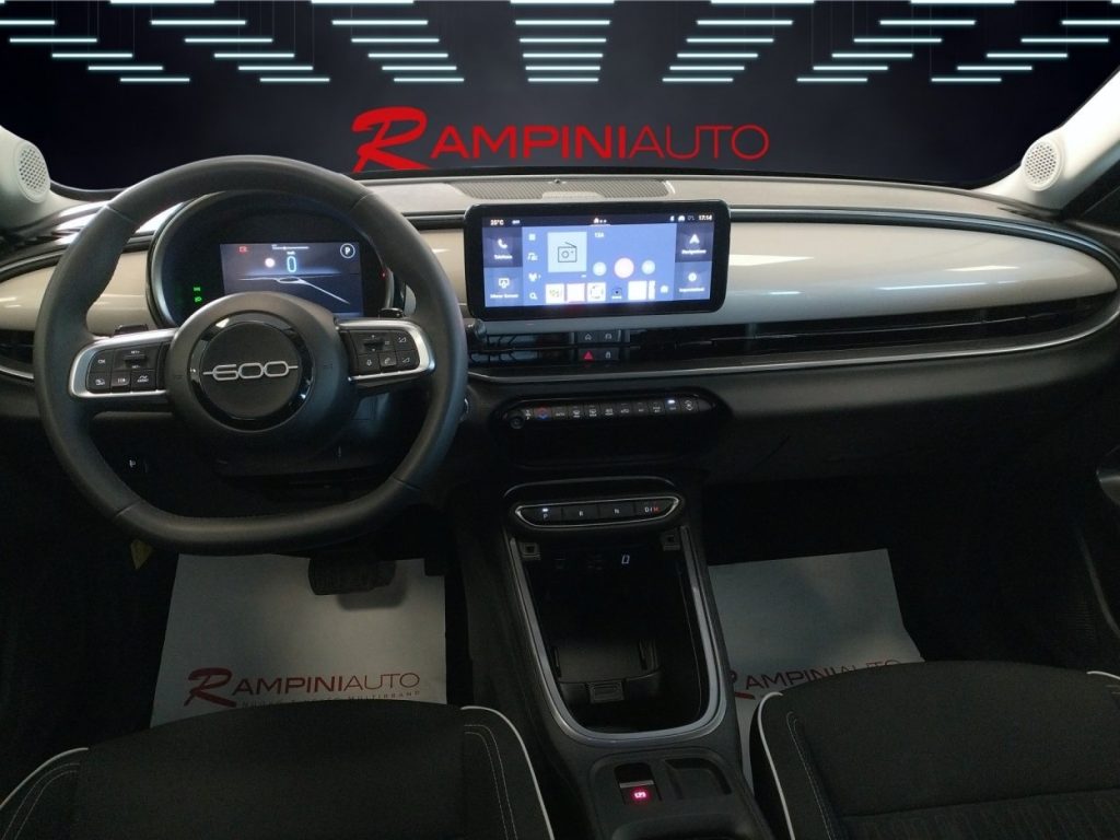 FIAT 600 Hybrid 145 CV DCT Pronta Consegna Iva Esposta - 11