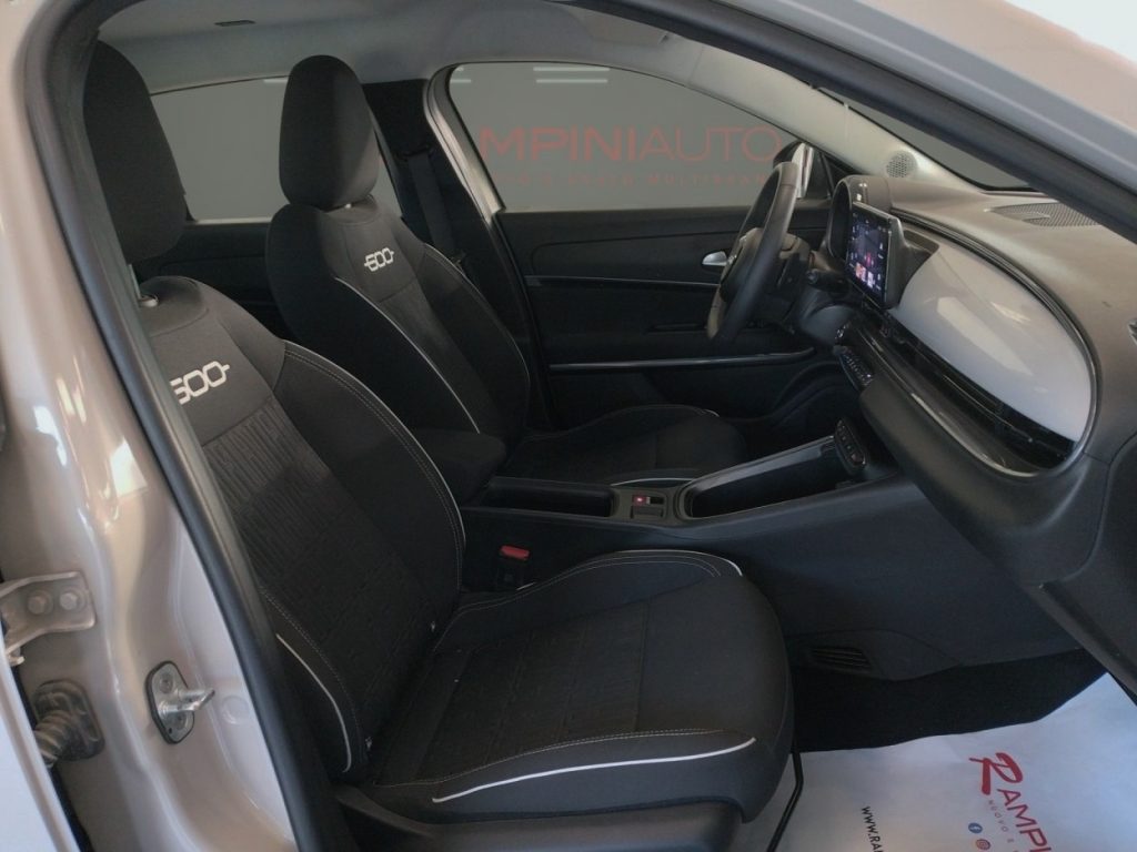 FIAT 600 Hybrid 145 CV DCT Pronta Consegna Iva Esposta - 16