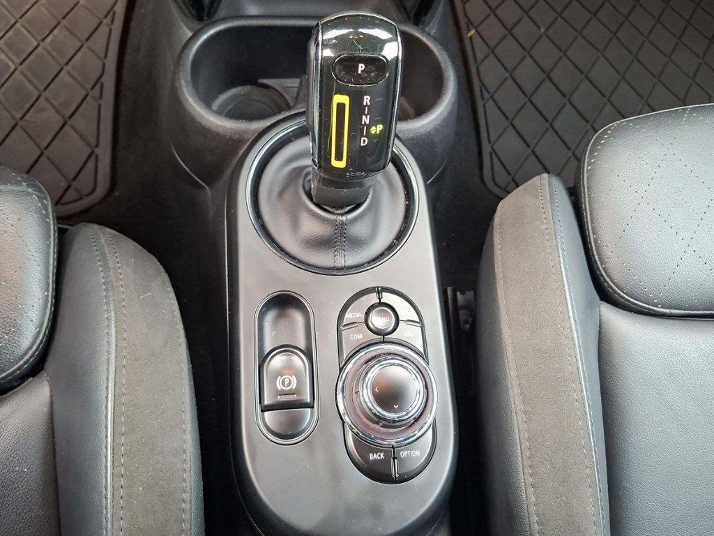MINI Cooper SE Classic Premium - 14
