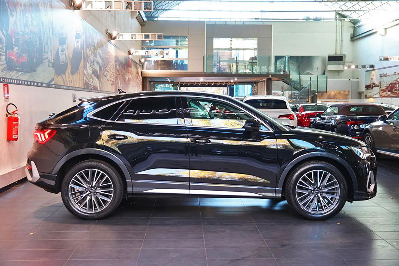 AUDI Q3 35 TDI Sportback S-Tronic S-Line - 2