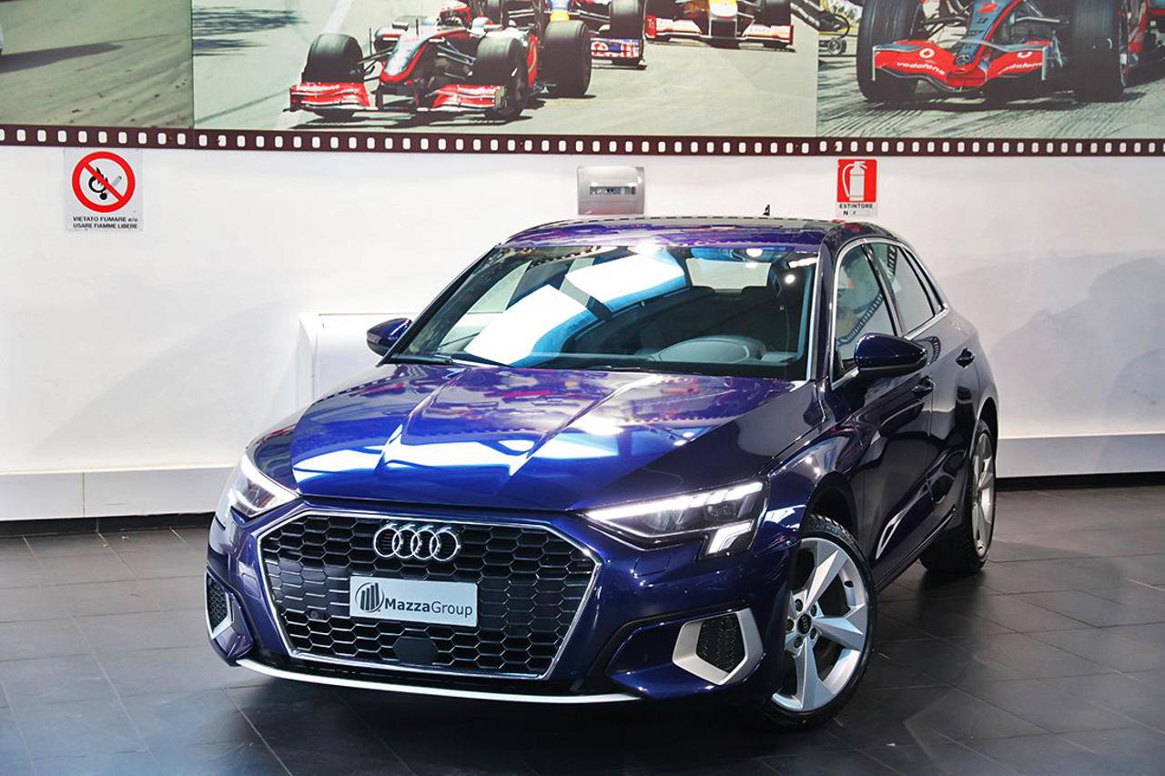AUDI A3 30 TFSI Sportback S-Tronic Business Advanced - 5