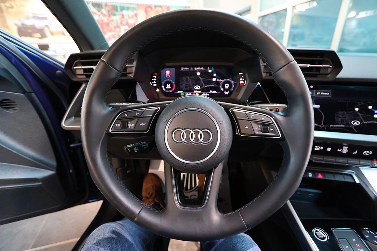 AUDI A3 30 TFSI Sportback S-Tronic Business Advanced - 20