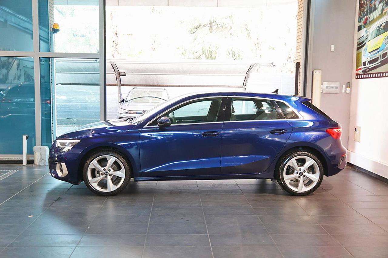 AUDI A3 30 TFSI Sportback S-Tronic Business Advanced - 3