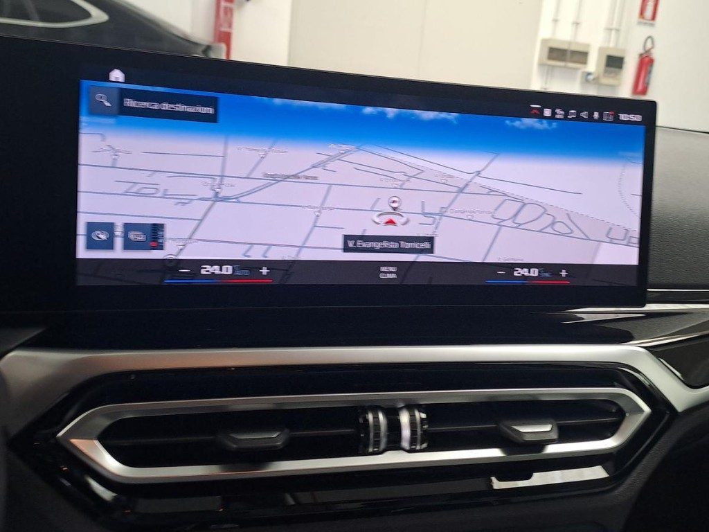 BMW M4 Competition M xDrive - 12