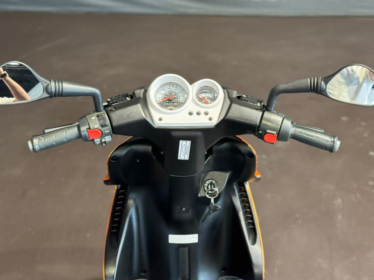 YAMAHA Aerox 50 Yamaha Aerox R – Candy Orange - 8