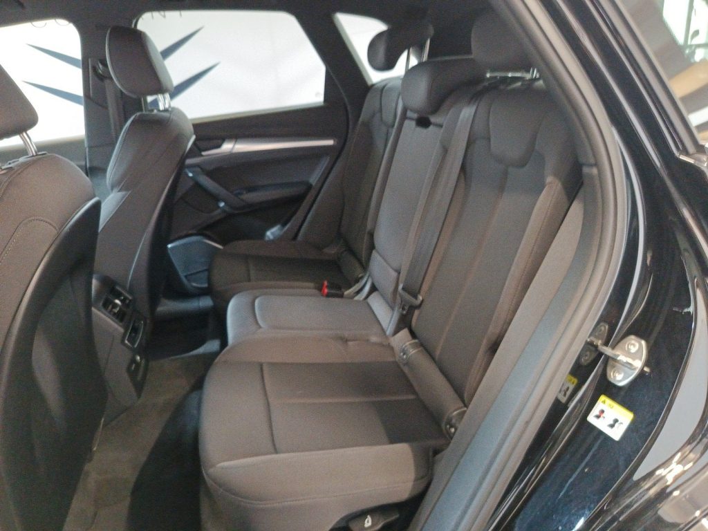 AUDI Q5 Q5 40 2.0 tdi mhev  Design quattro 204cv s-tronic - 9