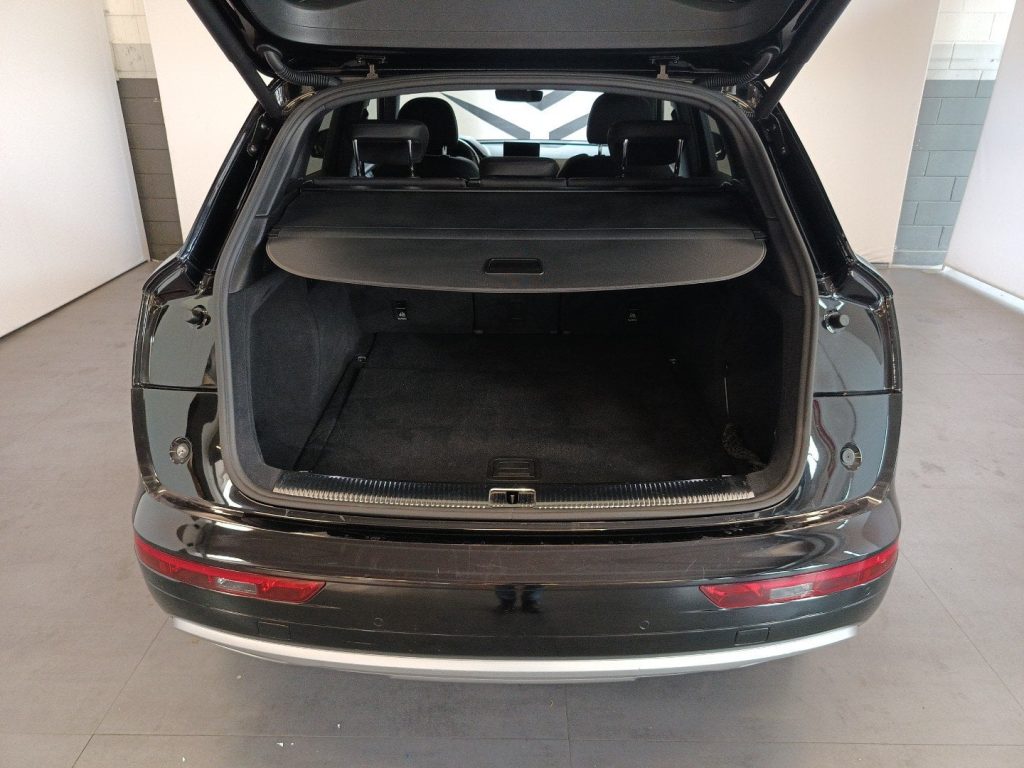 AUDI Q5 Q5 40 2.0 tdi mhev  Design quattro 204cv s-tronic - 10