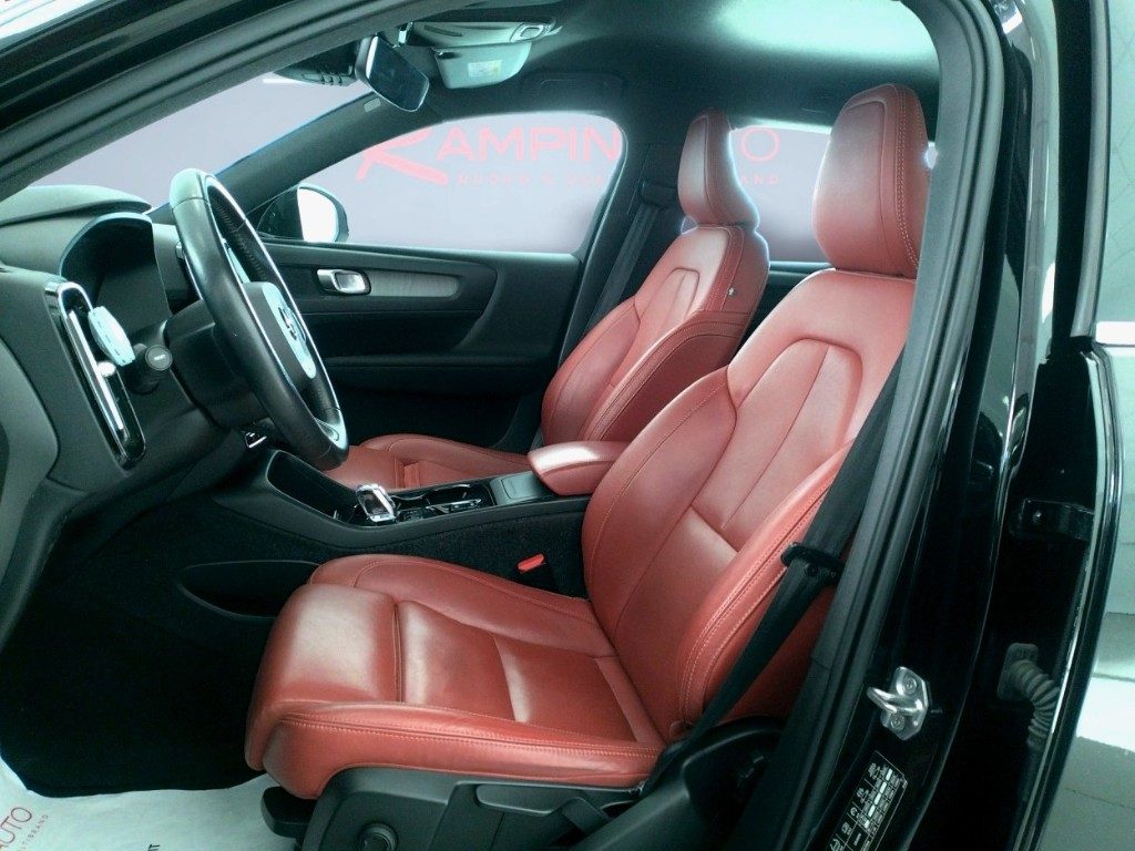 VOLVO XC40 T3 Geartronic Inscription 163 Cv Pronta Consegna - 13