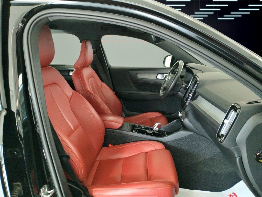 VOLVO XC40 T3 Geartronic Inscription 163 Cv Pronta Consegna - 16
