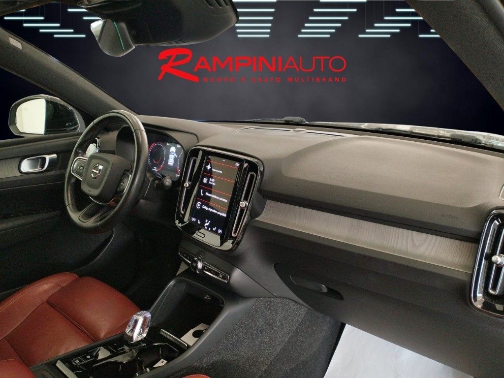 VOLVO XC40 T3 Geartronic Inscription 163 Cv Pronta Consegna - 17