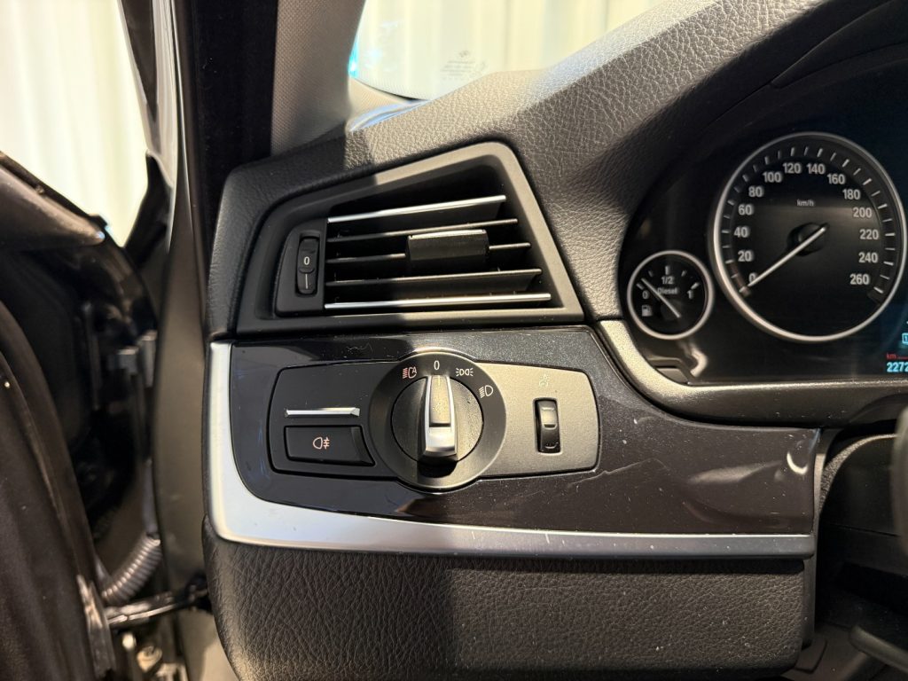 BMW 530 d xDrive 258CV Touring *NUR HÄNDLER* - 10