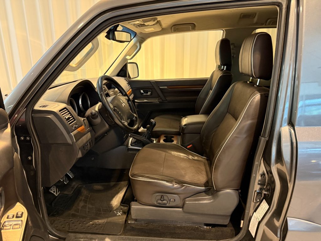 MITSUBISHI Pajero 3.2 DI-D 16V 3p. Intense DPF *NUR HÄNDLER - 3