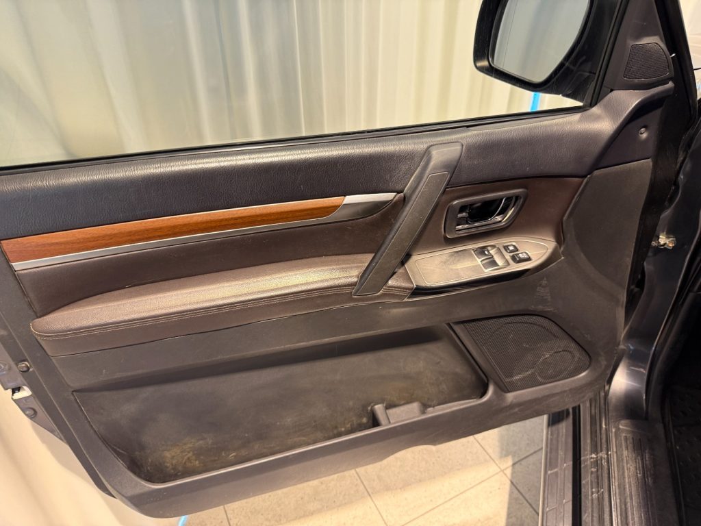 MITSUBISHI Pajero 3.2 DI-D 16V 3p. Intense DPF *NUR HÄNDLER - 7