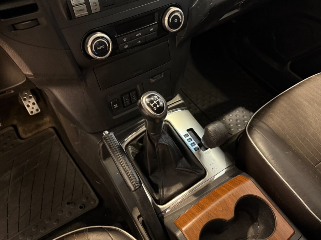 MITSUBISHI Pajero 3.2 DI-D 16V 3p. Intense DPF *NUR HÄNDLER - 11