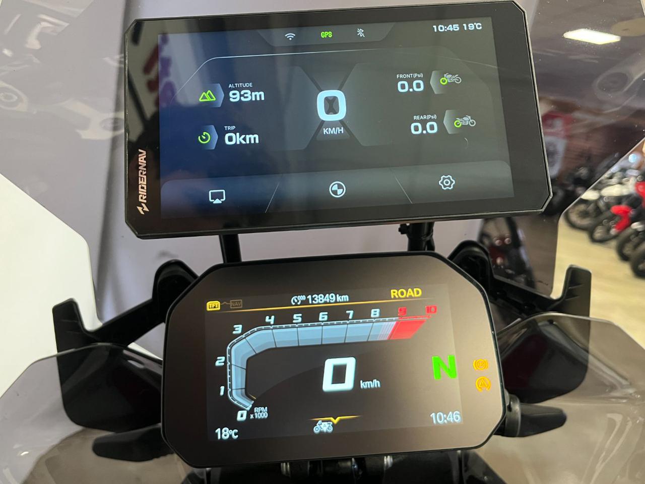 BMW R 1300 GS TROPHY - 13