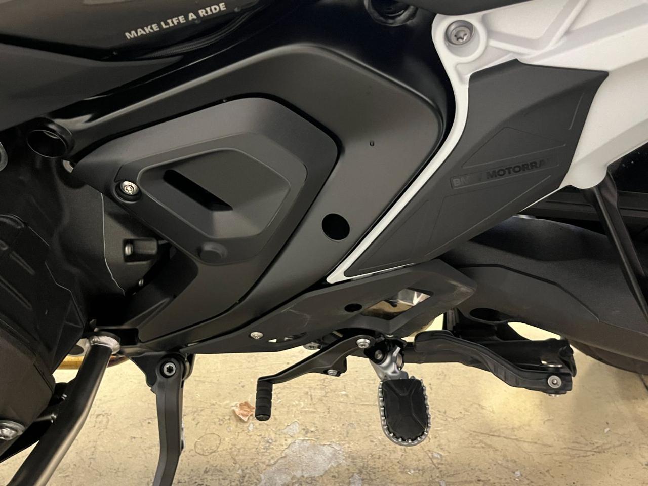 BMW R 1300 GS TROPHY - 9