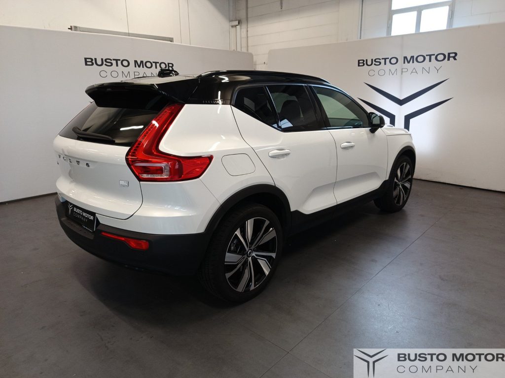 VOLVO XC40 Recharge T5 Plug-in Hybrid Recharge Plus Dark aut - 4