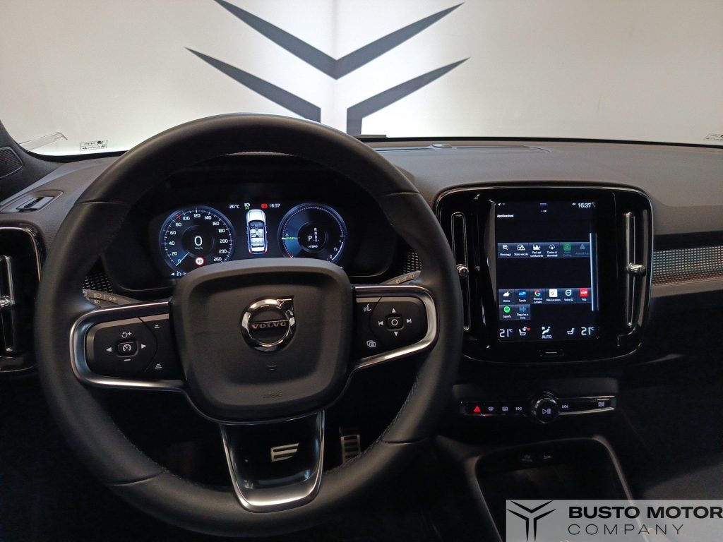 VOLVO XC40 Recharge T5 Plug-in Hybrid Recharge Plus Dark aut - 11